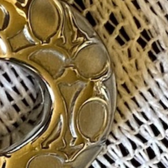 Coach Embossed Signature Logo Open Oval Shape Silver Keychain - Picture 10 of 13